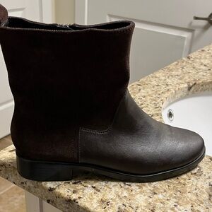 AEROSOLES Rich Chocolate Ankle Booties